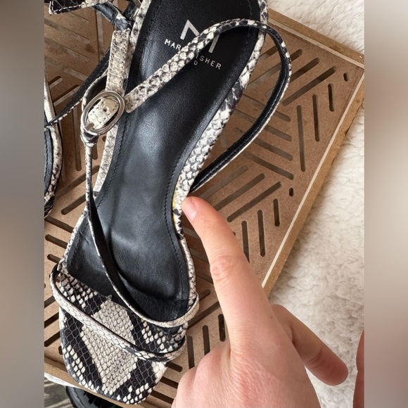 MARC FISHER - GOVE 2 LEATHER SANDAL Leather Snake Print Dress Sandals Size 8.5 - Picture 13 of 13